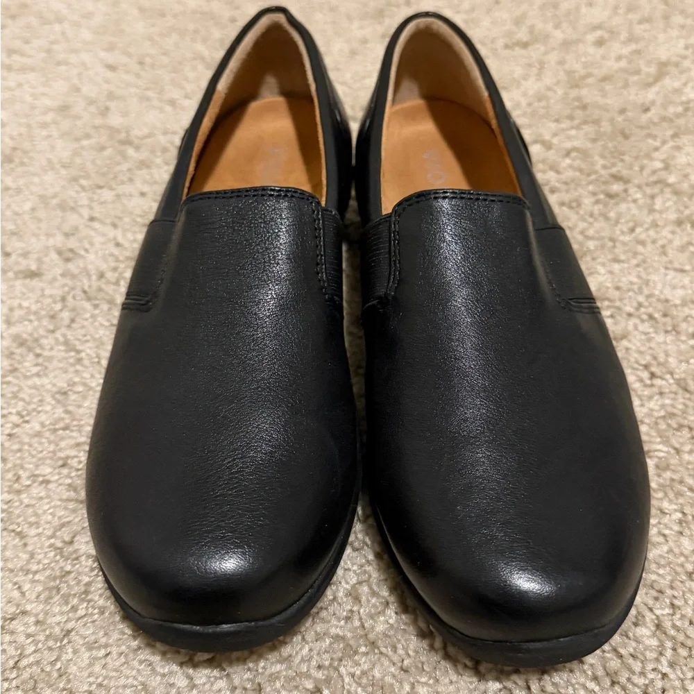Vionic Magnolia Gianna Black Leather Slip-On Flats Size 6